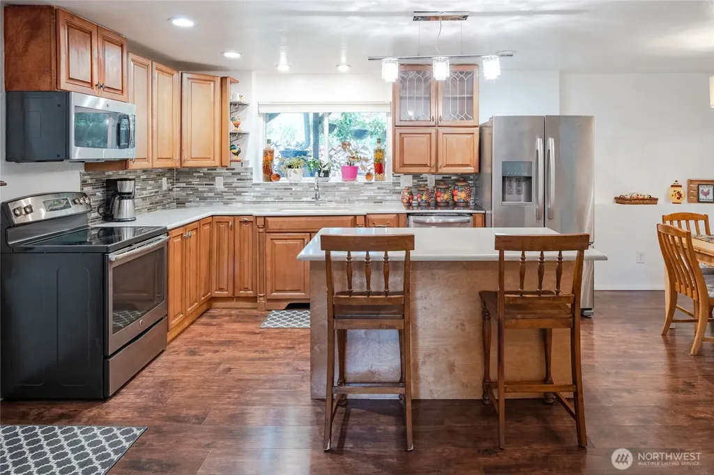 3515 W Tapps Drive E Lake Tapps WA 98391