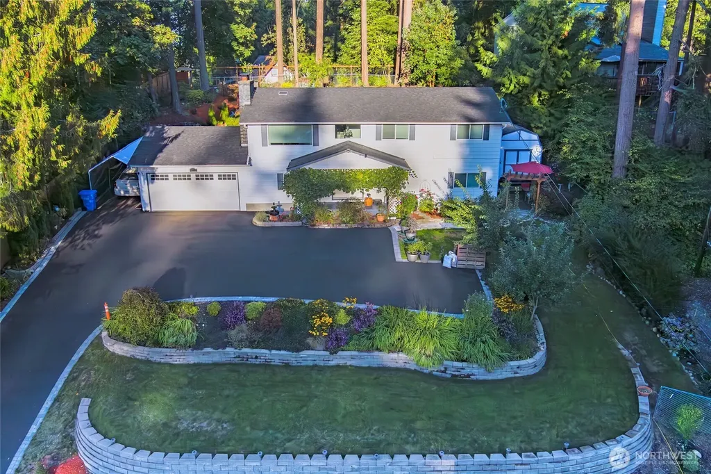 3515 W Tapps Drive E Lake Tapps WA 98391