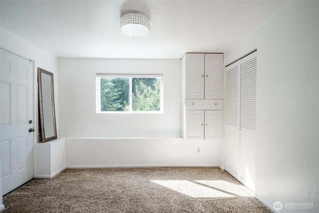 3515 W Tapps Drive E Lake Tapps WA 98391
