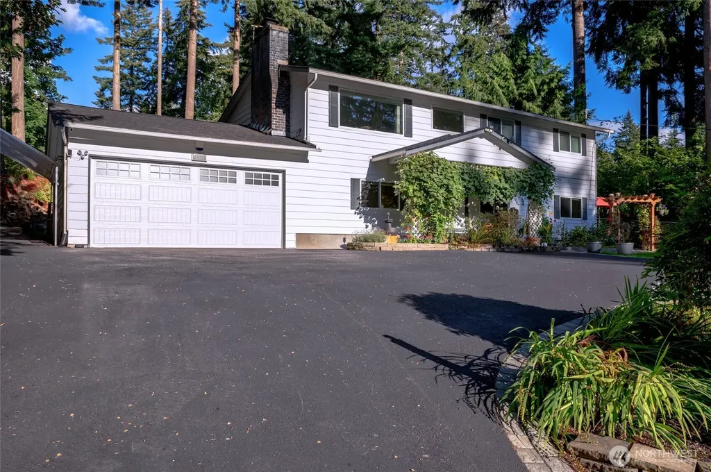 3515 W Tapps Drive E Lake Tapps WA 98391