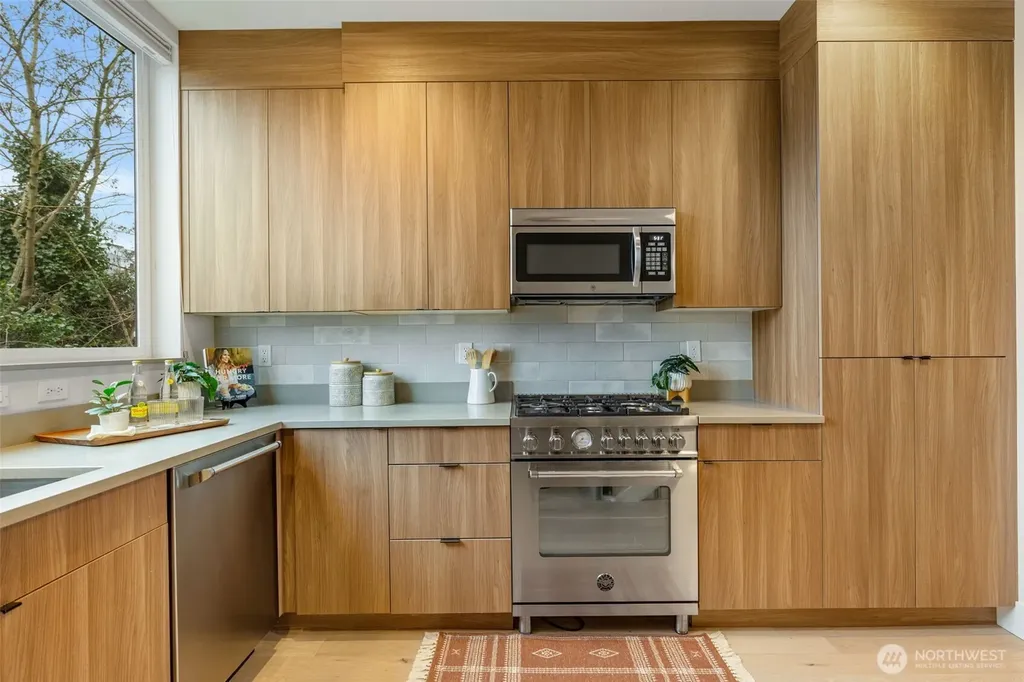 908 N 46th Street Seattle WA 98103