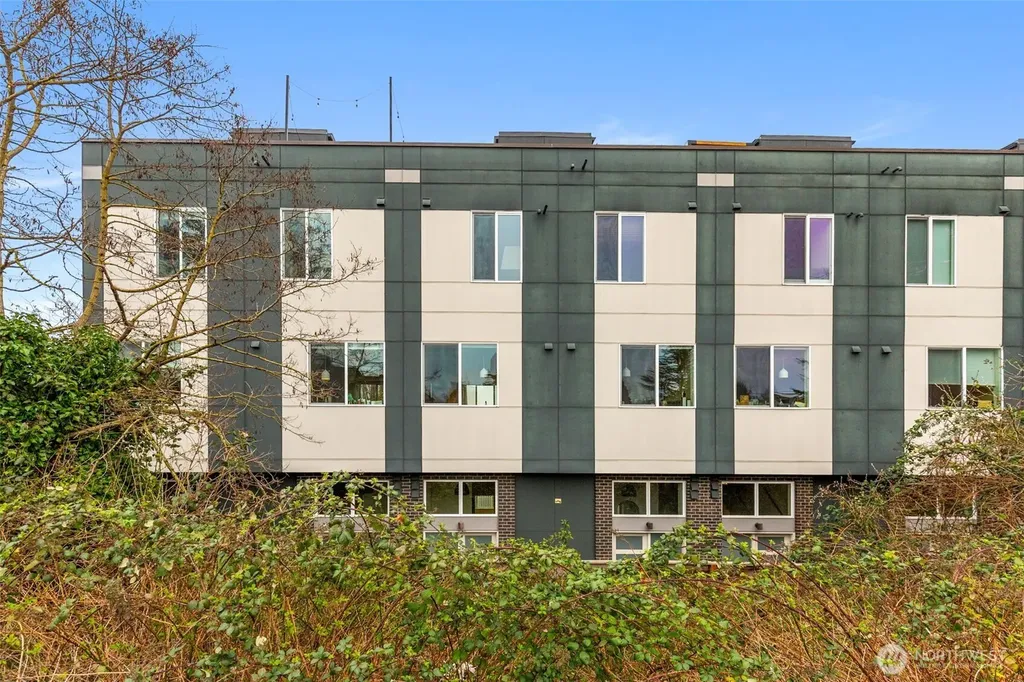 908 N 46th Street Seattle WA 98103