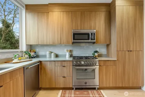 908 N 46th Street Seattle WA 98103
