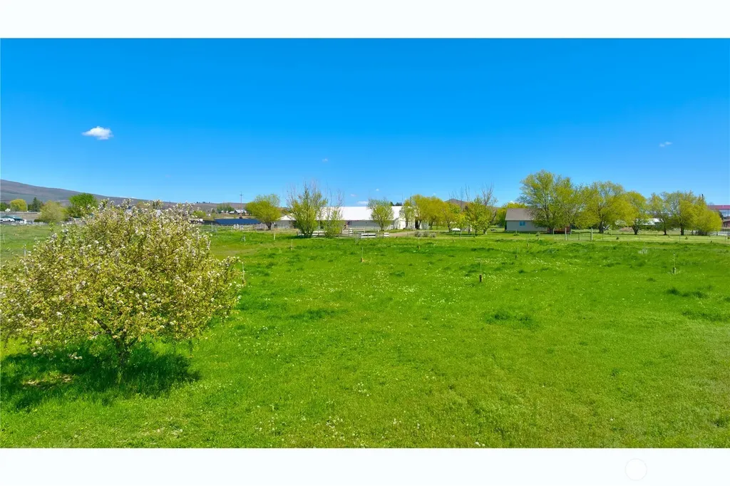 131 Latigo Lane Yakima WA 98901