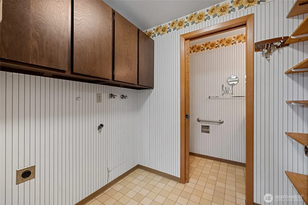 6323 89th Avenue W University Place WA 98467