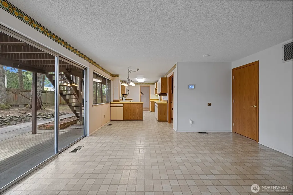 6323 89th Avenue W University Place WA 98467