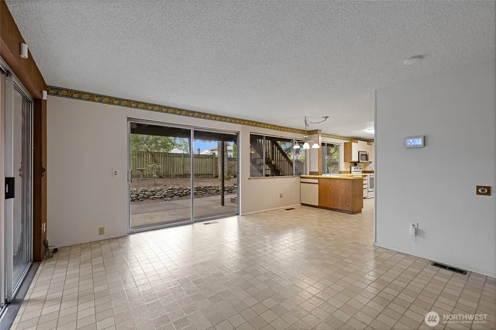 6323 89th Avenue W University Place WA 98467