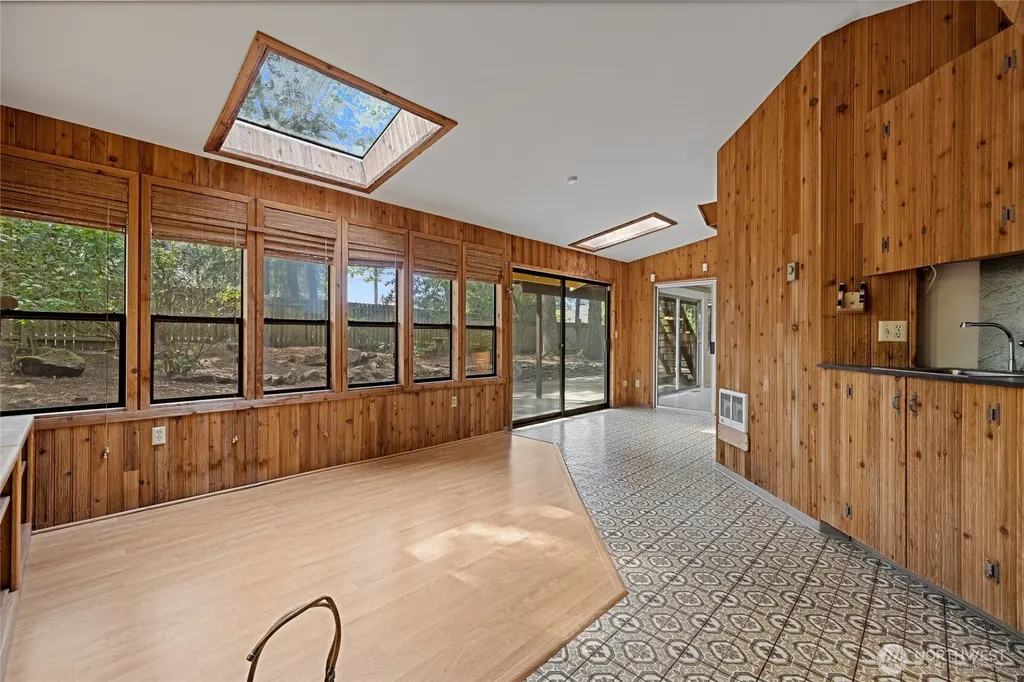 6323 89th Avenue W University Place WA 98467