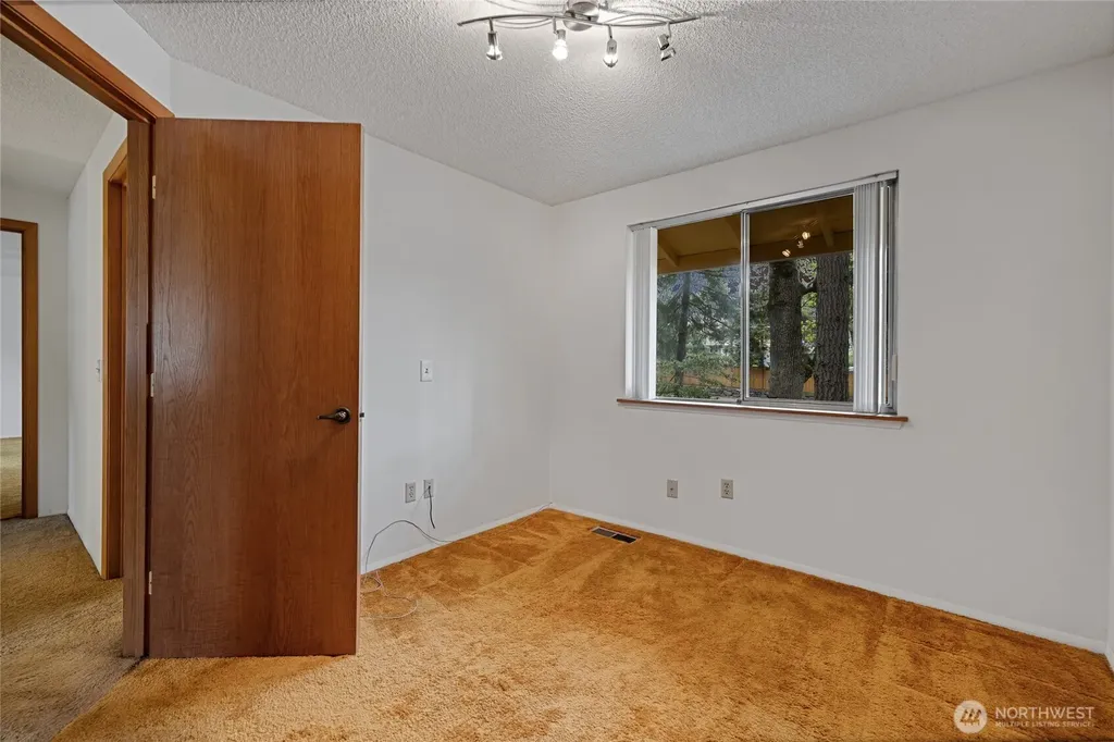 6323 89th Avenue W University Place WA 98467