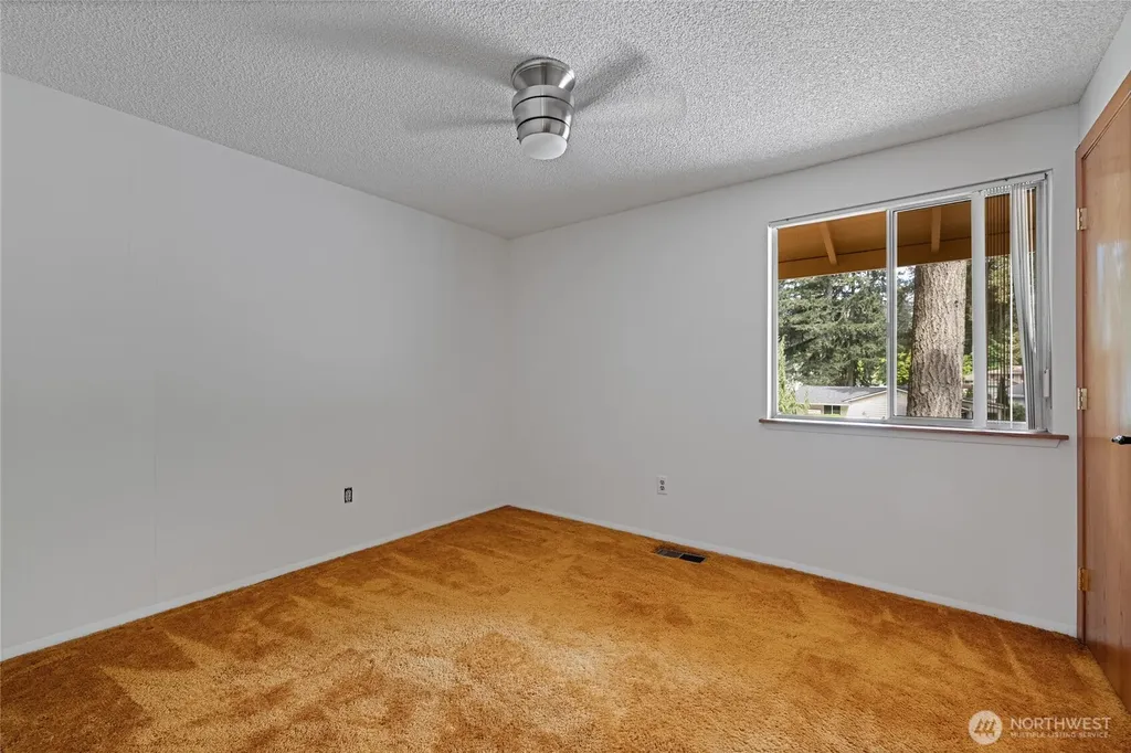 6323 89th Avenue W University Place WA 98467