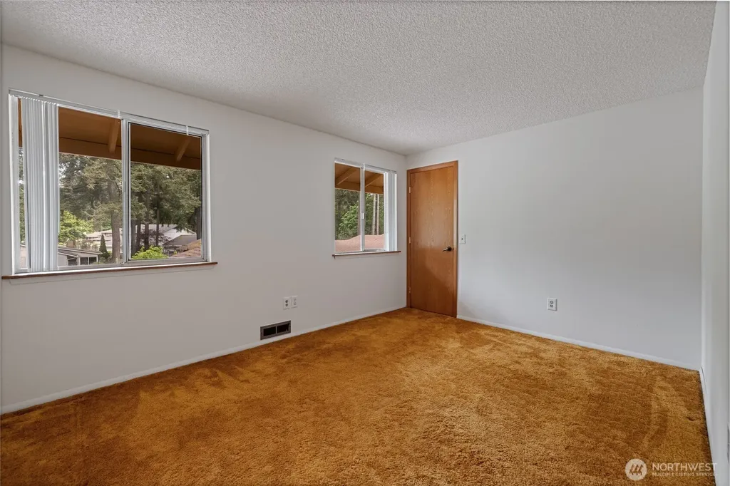 6323 89th Avenue W University Place WA 98467