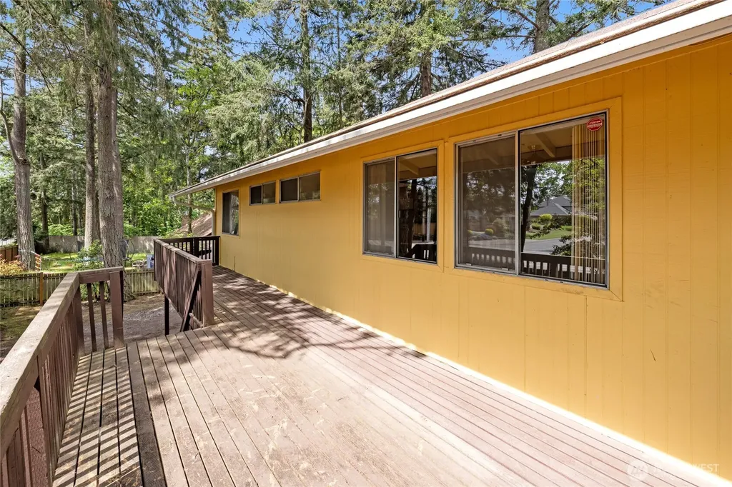 6323 89th Avenue W University Place WA 98467
