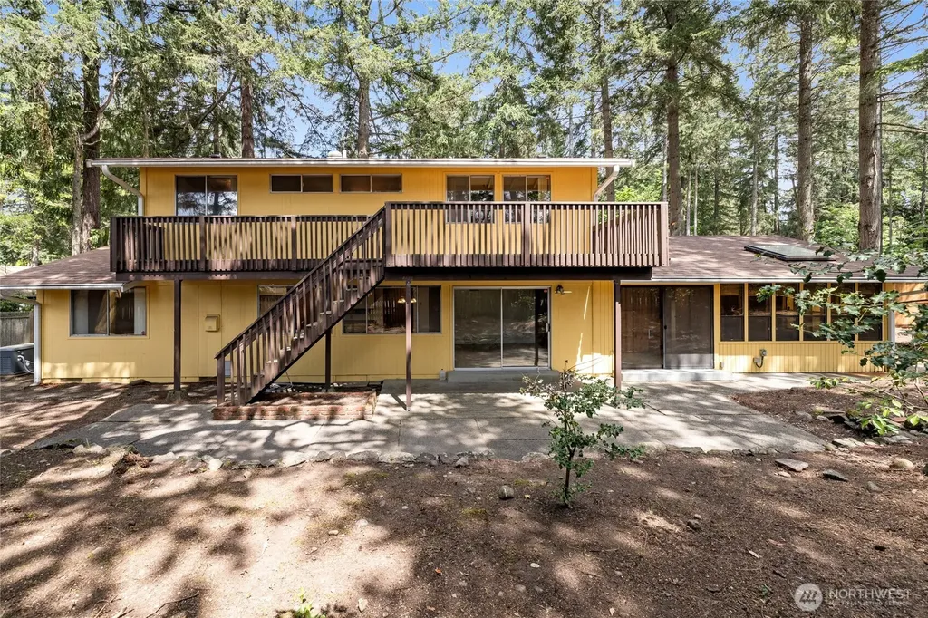 6323 89th Avenue W University Place WA 98467