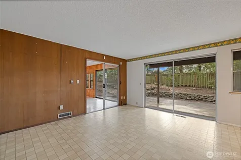6323 89th Avenue W University Place WA 98467