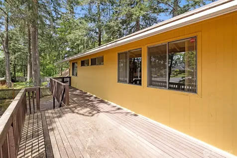6323 89th Avenue W University Place WA 98467