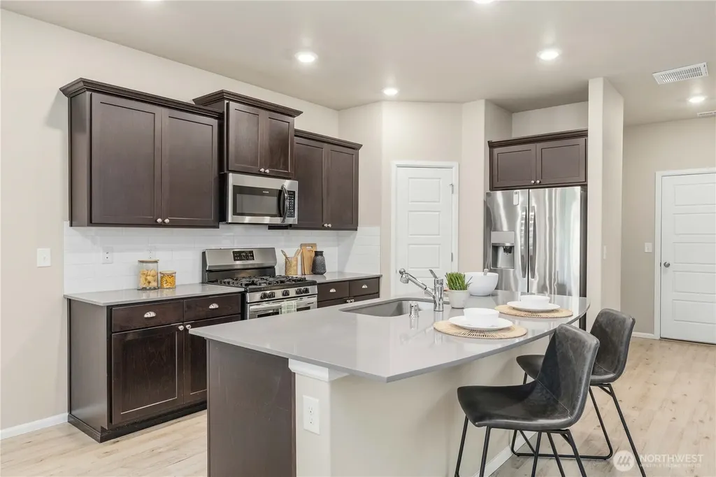 32879 Ten Trails Pkwy SE Black Diamond WA 98010