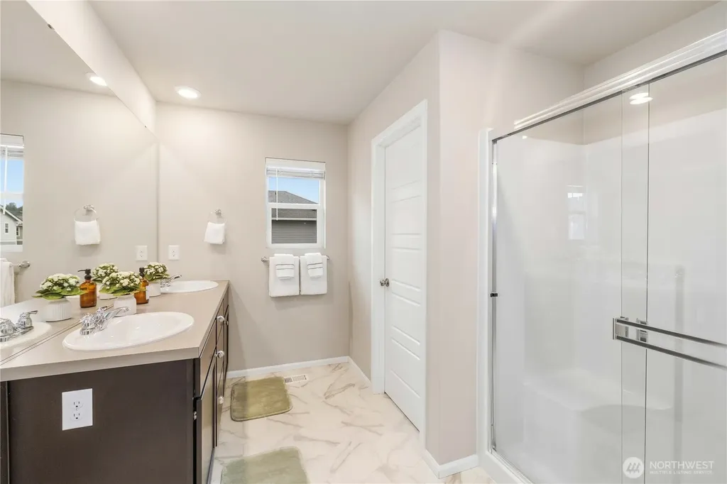 32879 Ten Trails Pkwy SE Black Diamond WA 98010