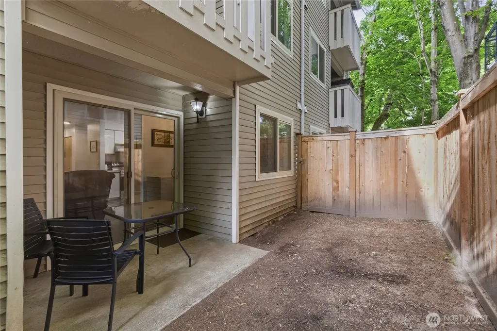 18200 73rd Avenue NE Kenmore WA 98028