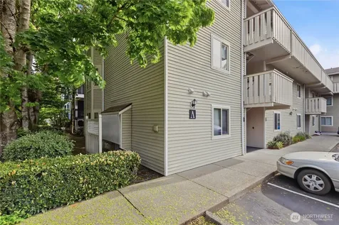 18200 73rd Avenue NE Kenmore WA 98028