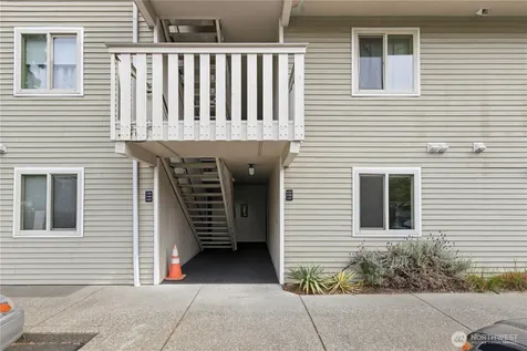 18200 73rd Avenue NE Kenmore WA 98028