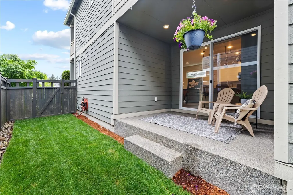 32828 SE Cottonwood Street Black Diamond WA 98010
