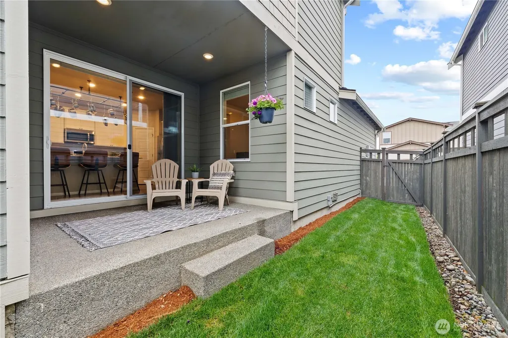 32828 SE Cottonwood Street Black Diamond WA 98010