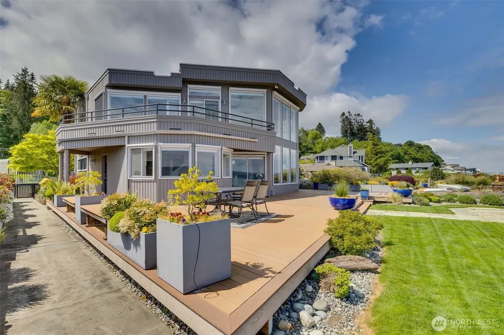 6779 Columbia Beach Drive Clinton WA 98236