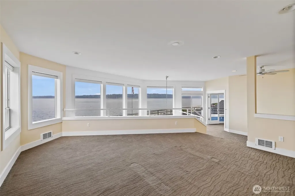 6779 Columbia Beach Drive Clinton WA 98236