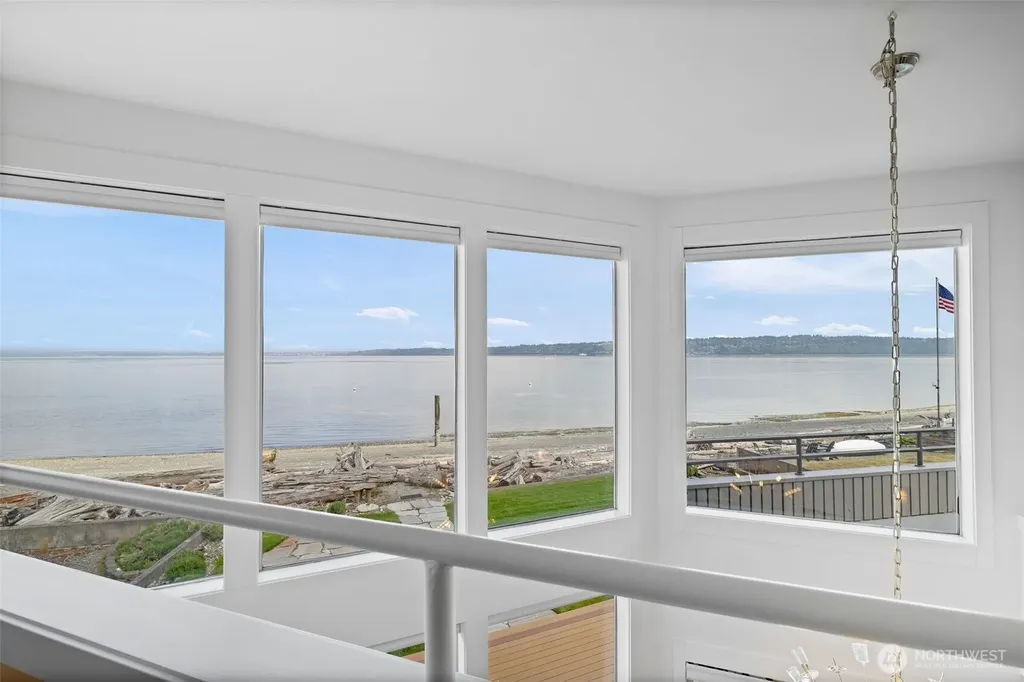 6779 Columbia Beach Drive Clinton WA 98236