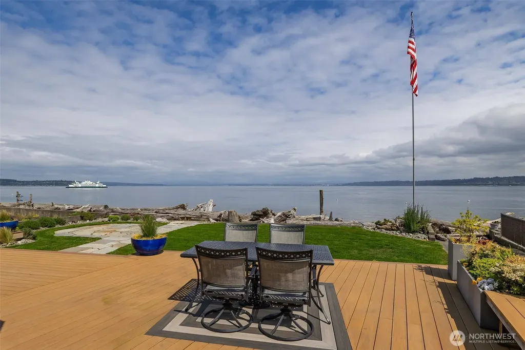 6779 Columbia Beach Drive Clinton WA 98236