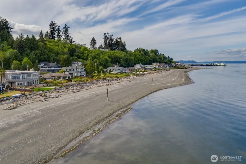 6779 Columbia Beach Drive Clinton WA 98236