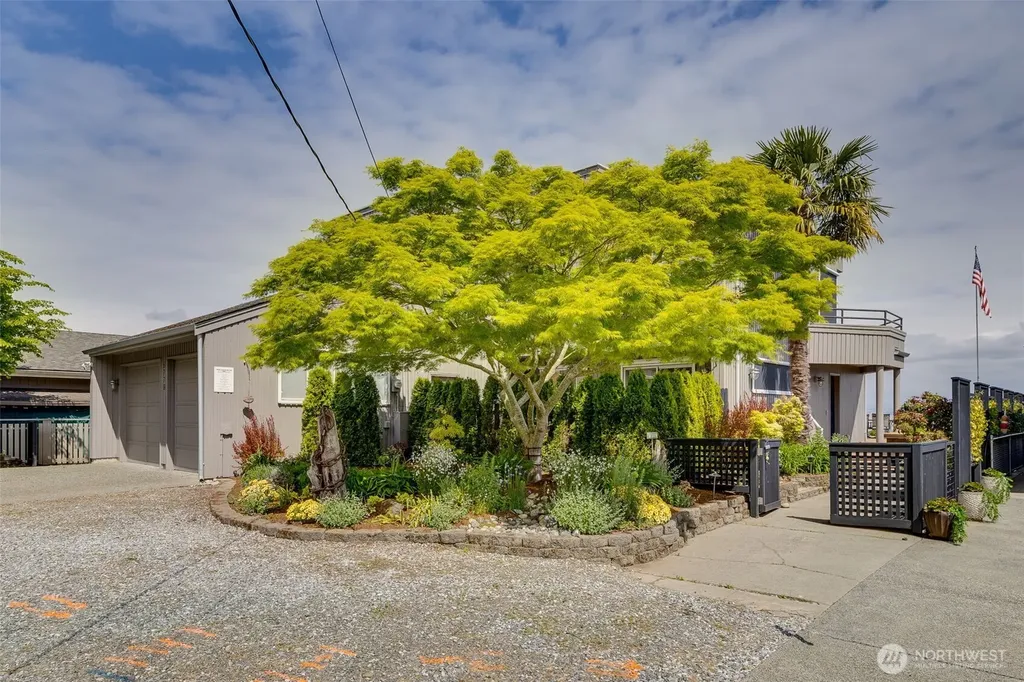 6779 Columbia Beach Drive Clinton WA 98236