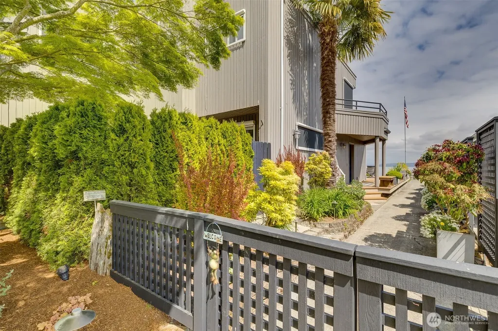 6779 Columbia Beach Drive Clinton WA 98236