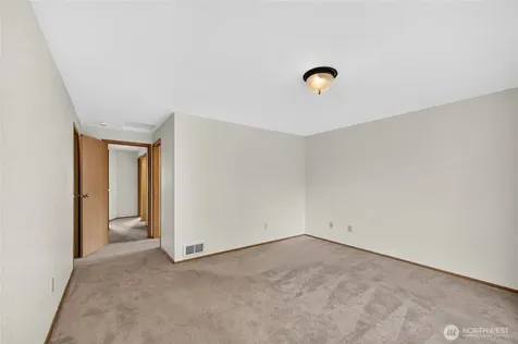 11831 SE 261st Place Kent WA 98030