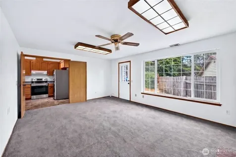 11831 SE 261st Place Kent WA 98030