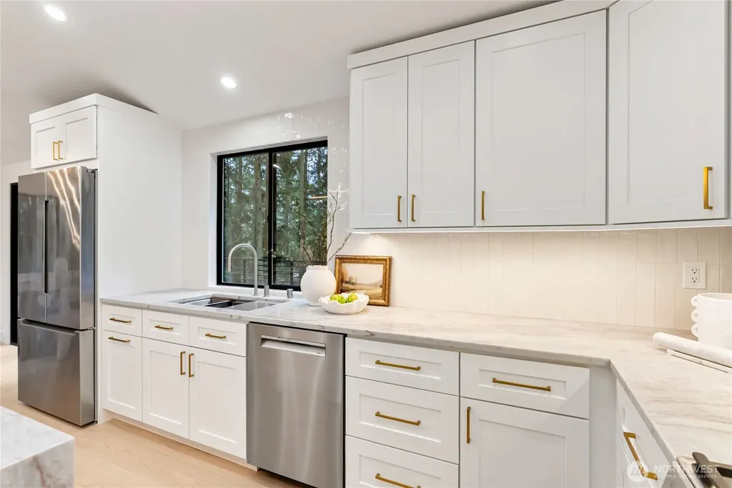 22911 57th Avenue SE Woodinville WA 98072