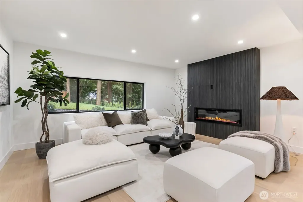 22911 57th Avenue SE Woodinville WA 98072