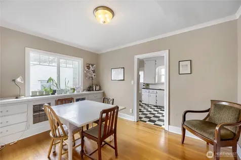 5755 25th Avenue NE Seattle WA 98105