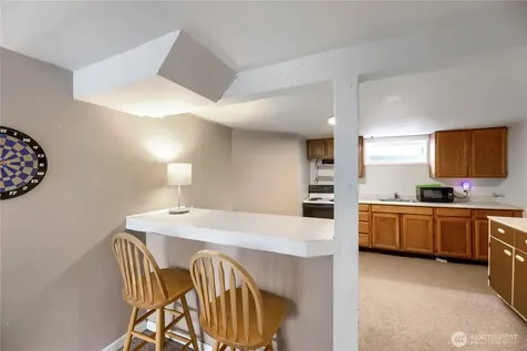 5755 25th Avenue NE Seattle WA 98105