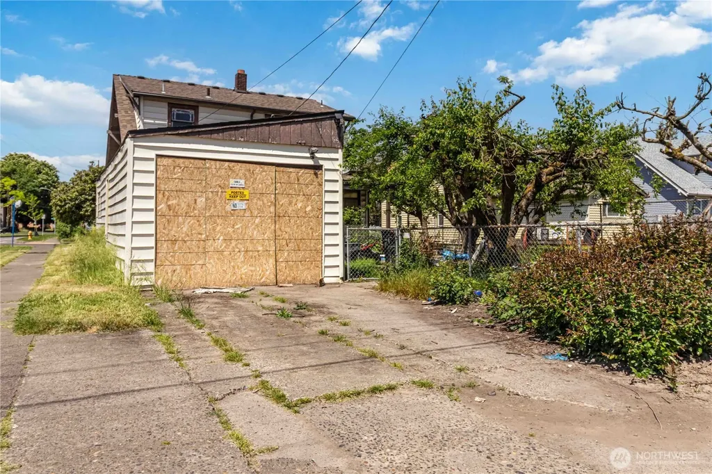 406 15th Avenue Longview WA 98632