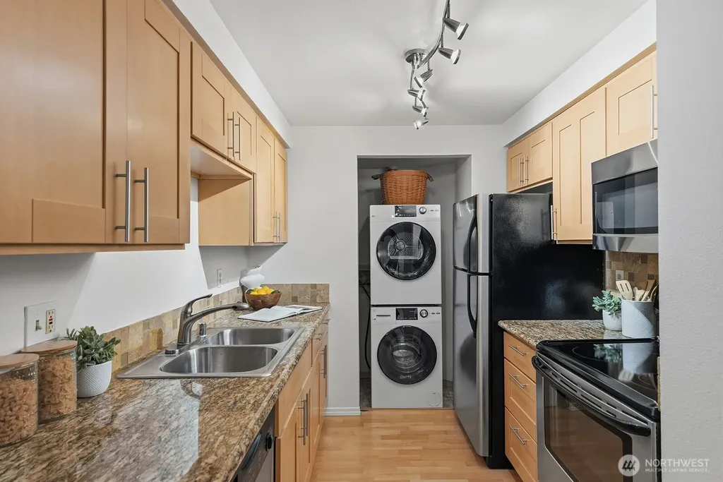 6960 California Avenue SW Seattle WA 98136