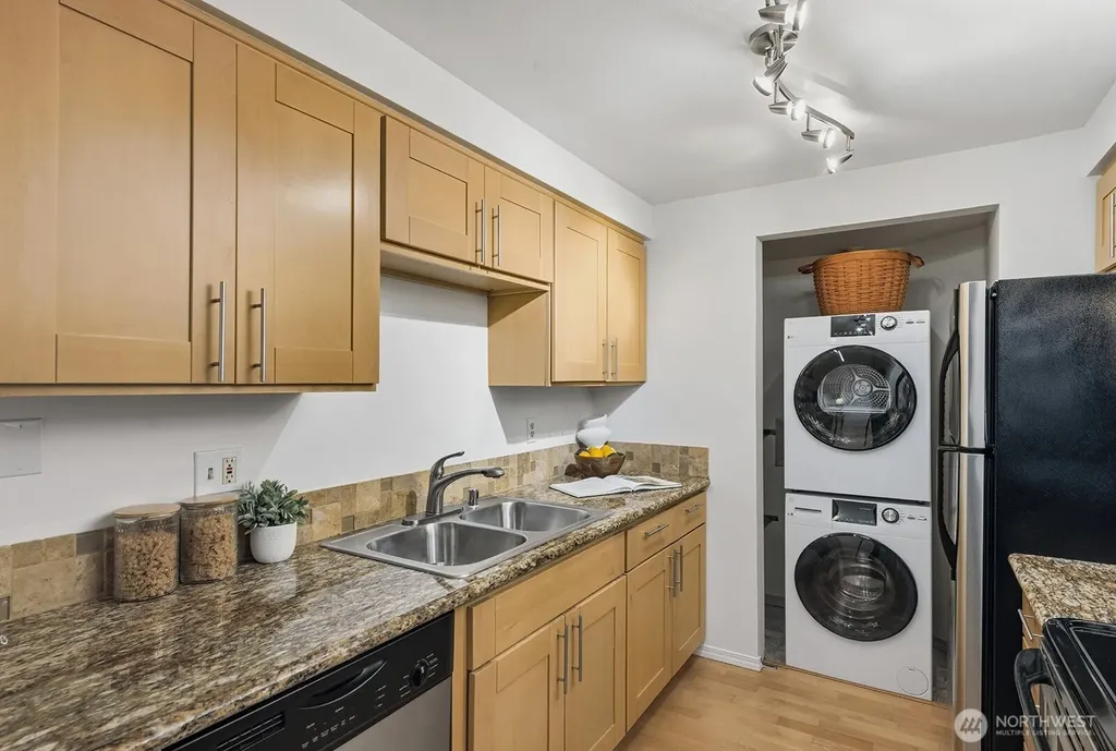 6960 California Avenue SW Seattle WA 98136