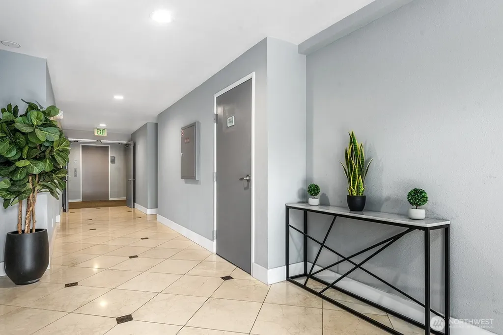 6960 California Avenue SW Seattle WA 98136