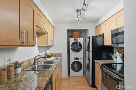 6960 California Avenue SW Seattle WA 98136