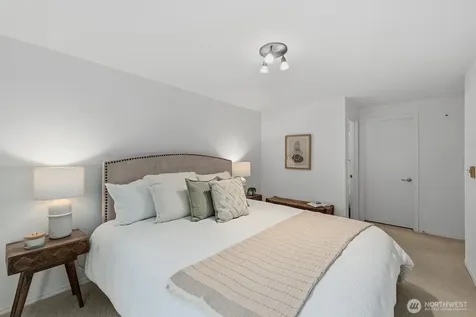 6960 California Avenue SW Seattle WA 98136