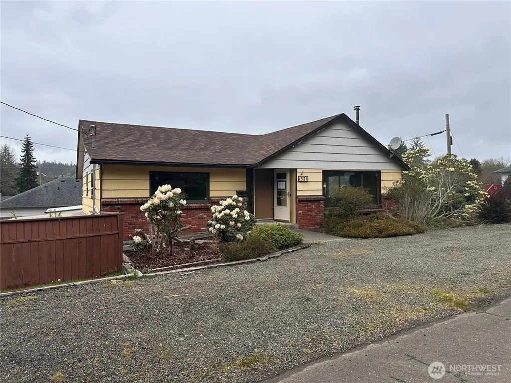 1521 Laura Street Aberdeen WA 98520
