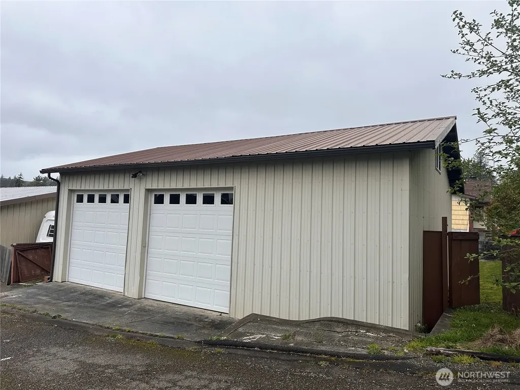 1521 Laura Street Aberdeen WA 98520
