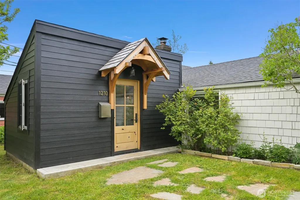 1210 Logan Street Bellingham WA 98225