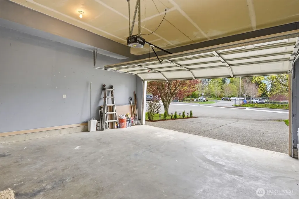 4604 20th Way NE Olympia WA 98516