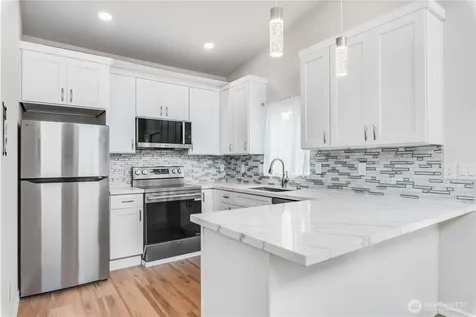 9438 24th Avenue SW Seattle WA 98106